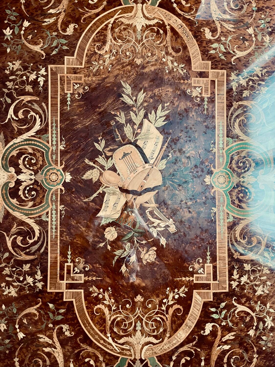 Beautiful period marquetry table (1900)