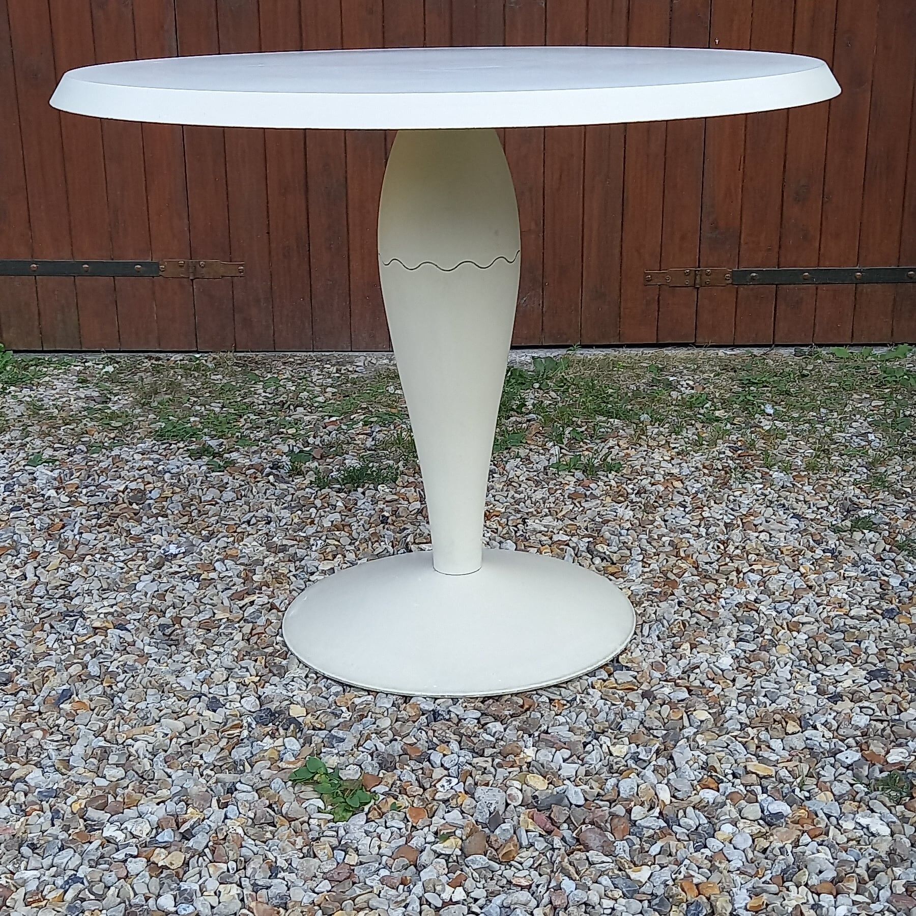 Table Miss Balù par Kartell créée par Philippe Starck