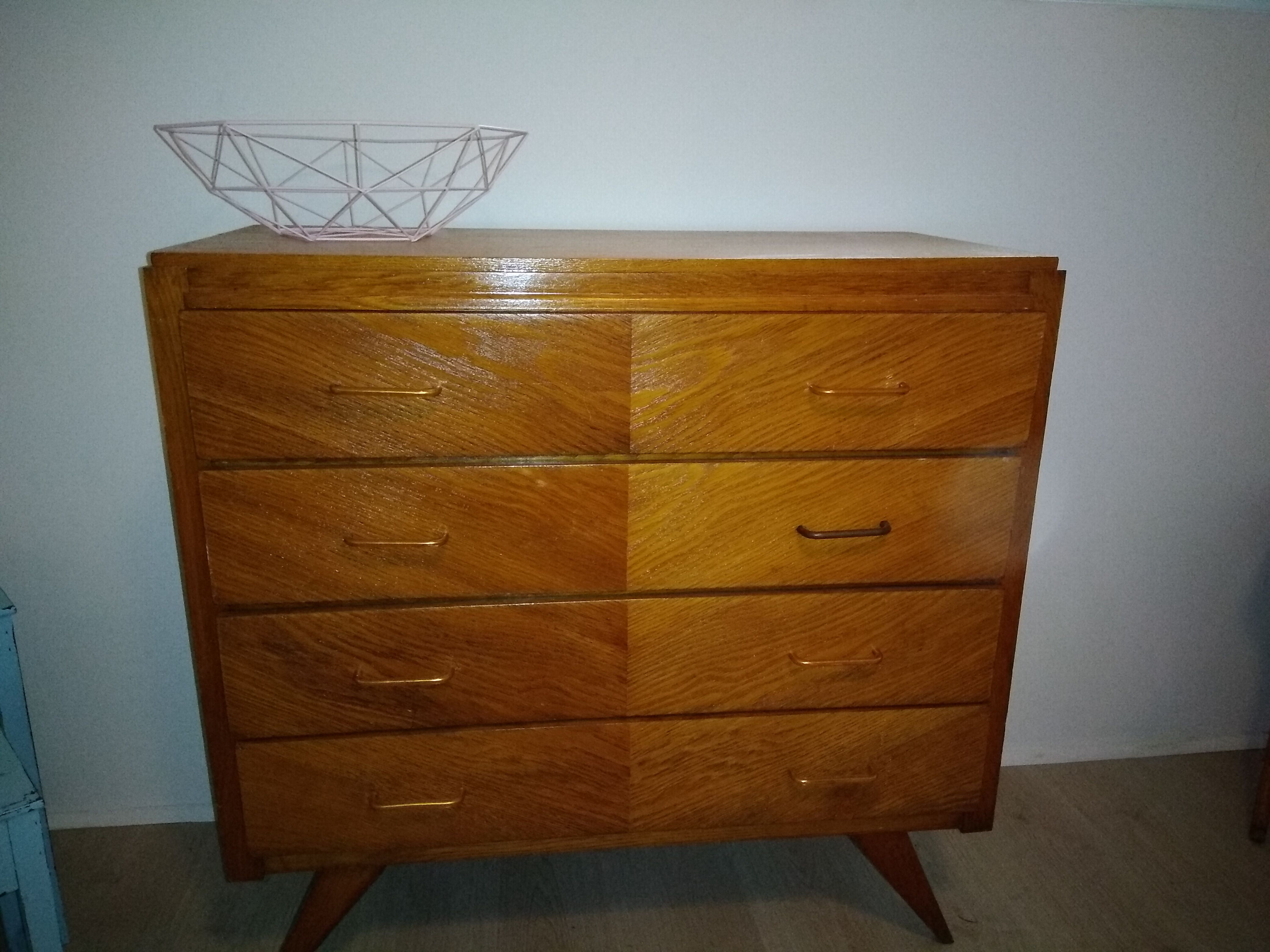 Dresser Scandinavian foot compass