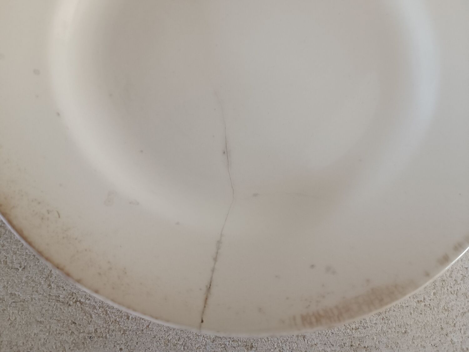 1 dish and 5 plates iron earth cream patina