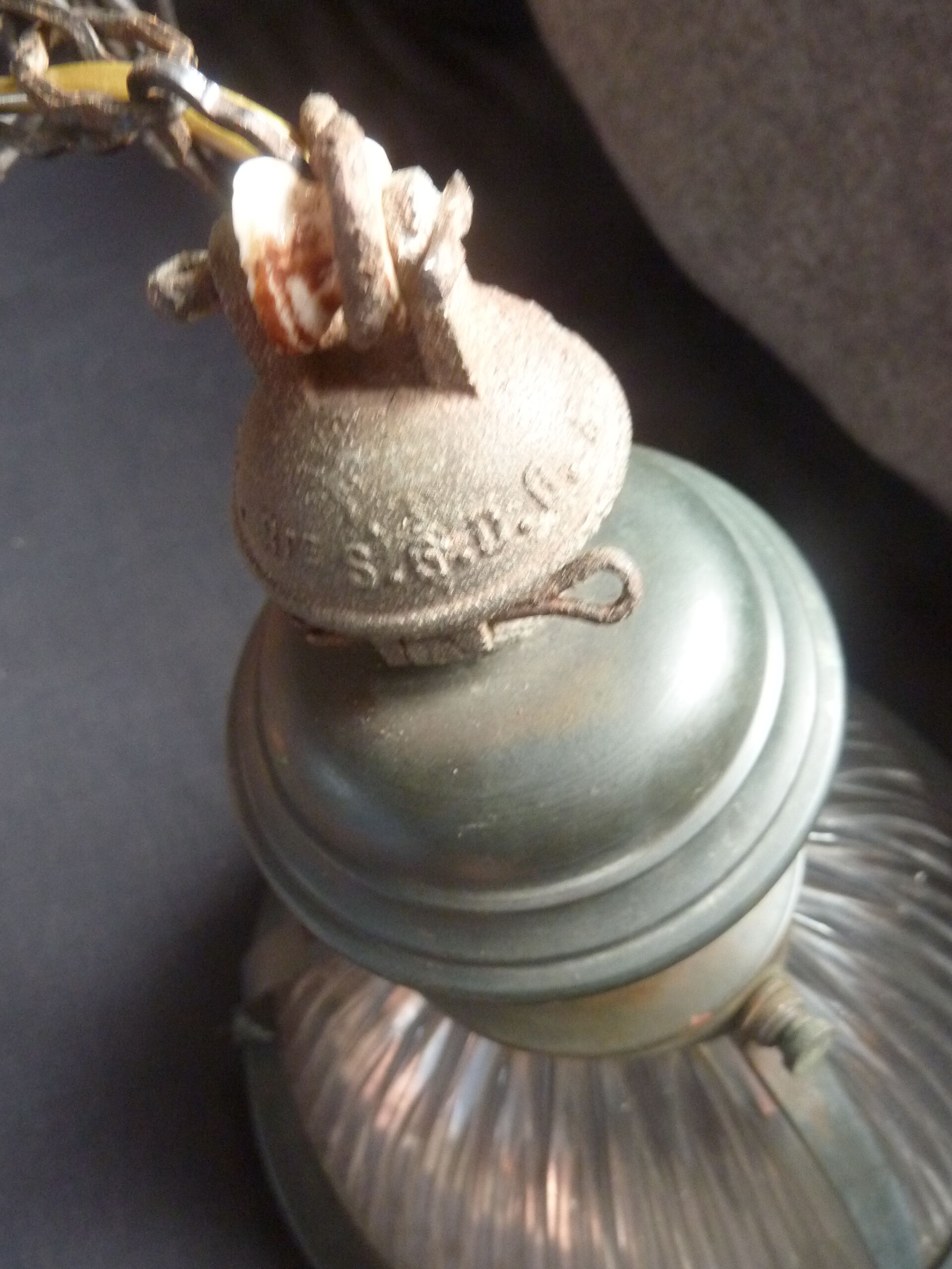 Industrial holophane suspension