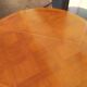 Table à manger en bois style Louis XV
