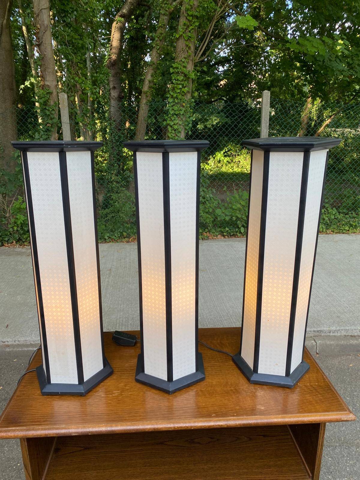 Column table lamps in the style of 90s Japanese lanterns.