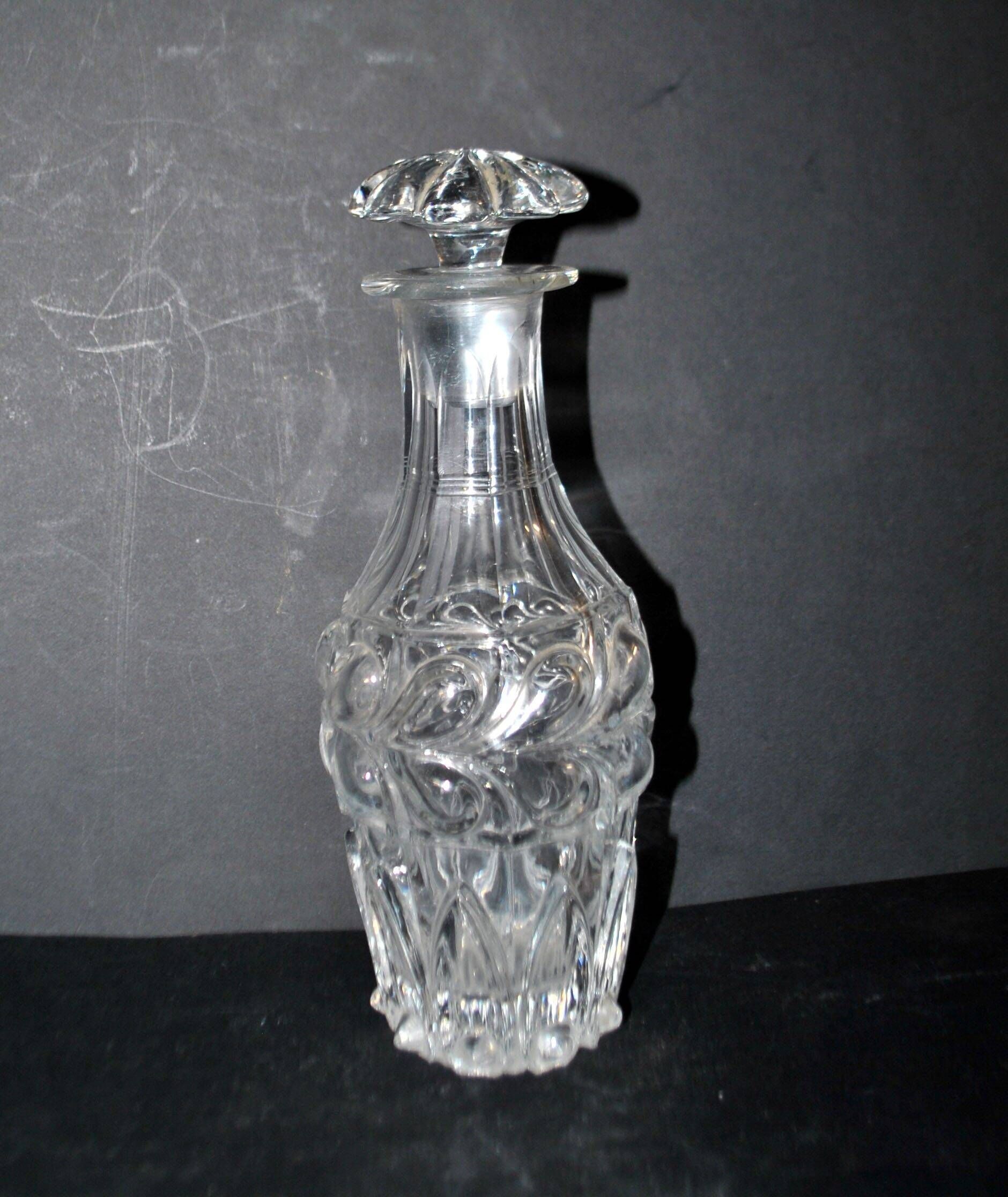 Cut crystal liqueur carafe Laurier Saint-Louis 1840