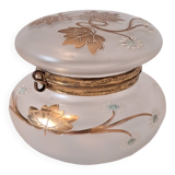 Bonbonnière art nouveau en verre satiné avec décor floral peint a l’émaille