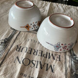 Lot 2 bowls engraved and painted hands