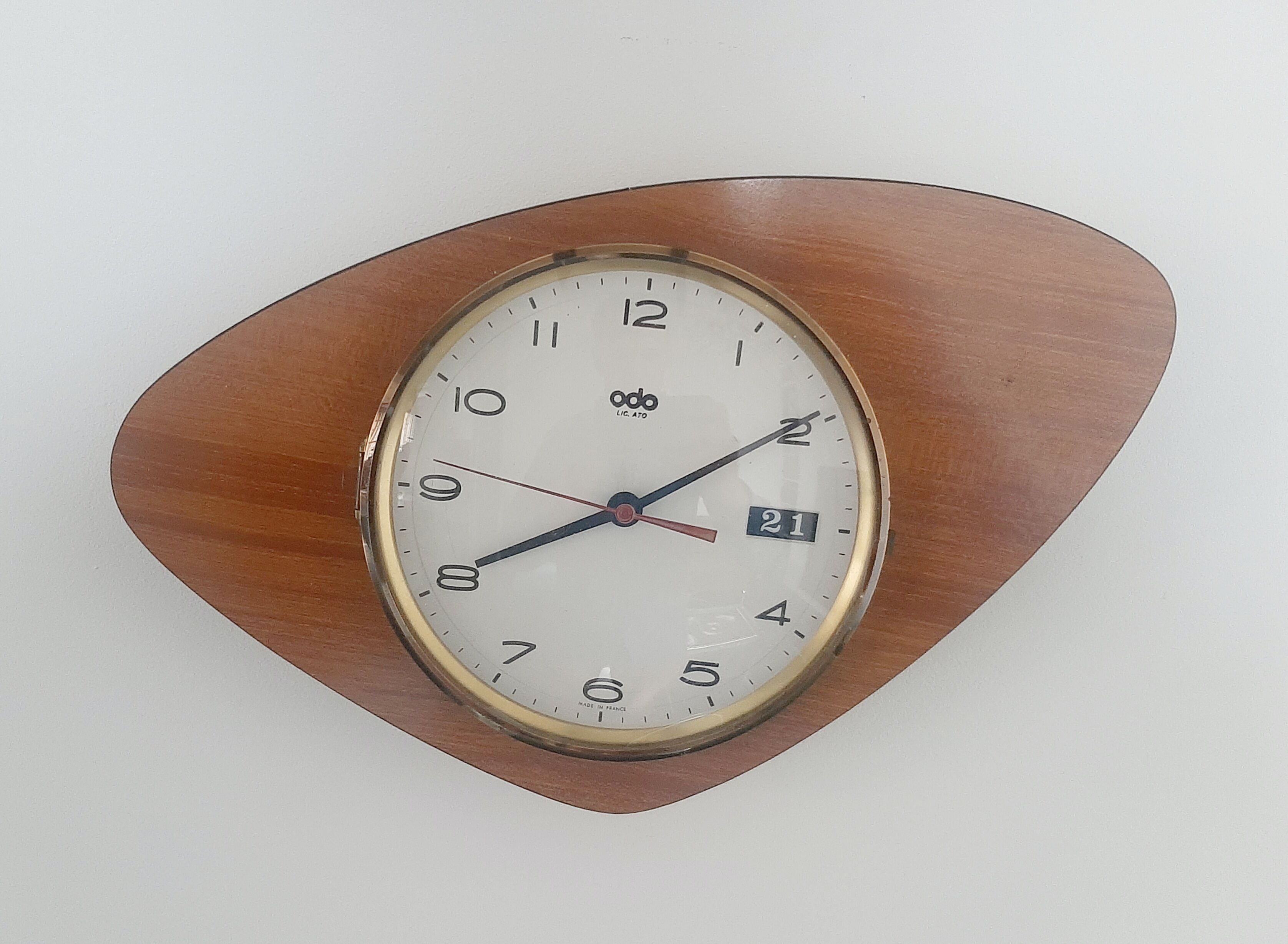 Vintage formica freeform Odo clock