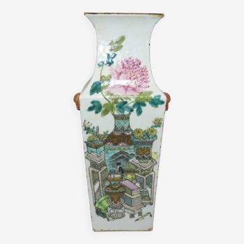 Old Chinese famille rose porcelain vase, late 19th century