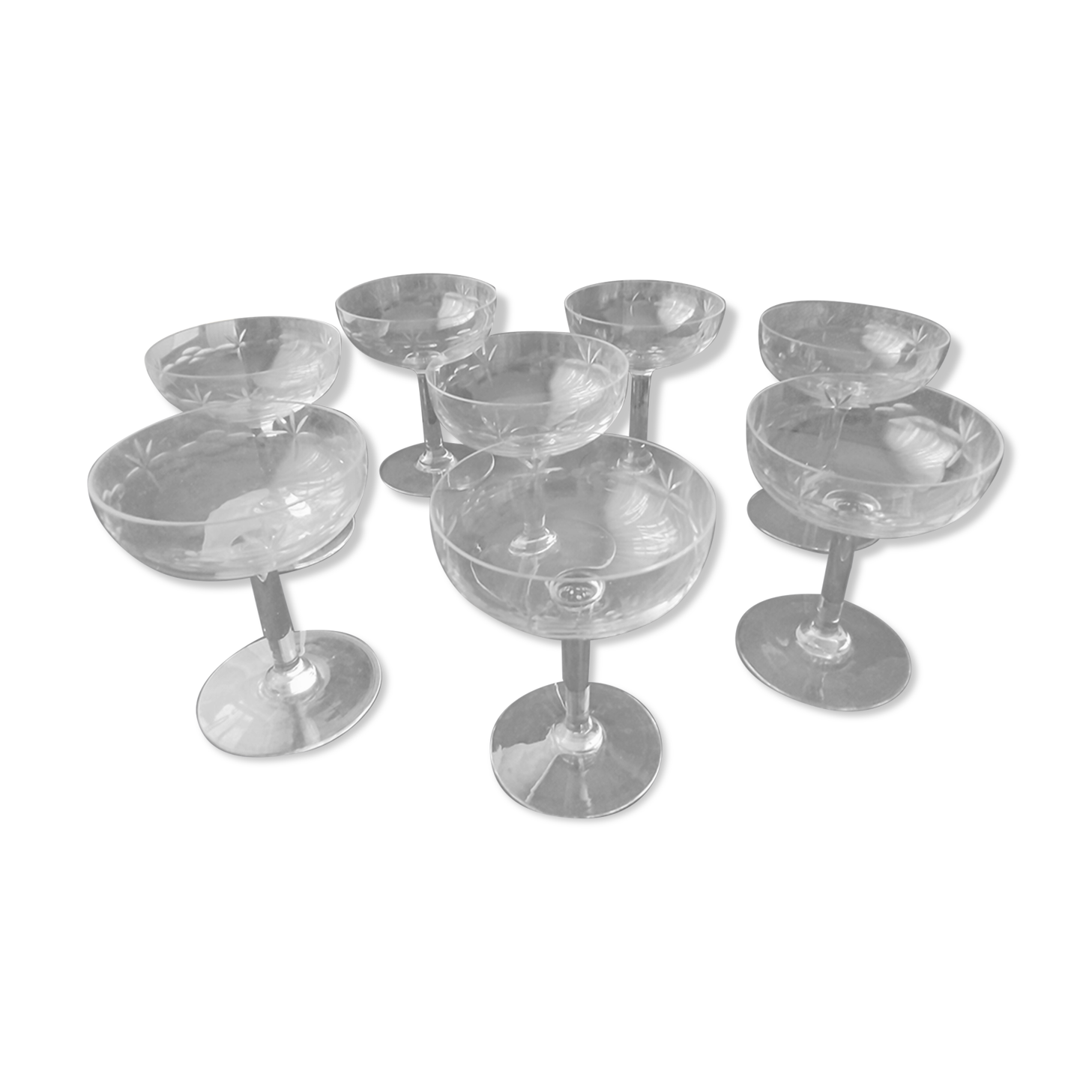8 vintage champagne glasses Decorated with a ground frieze