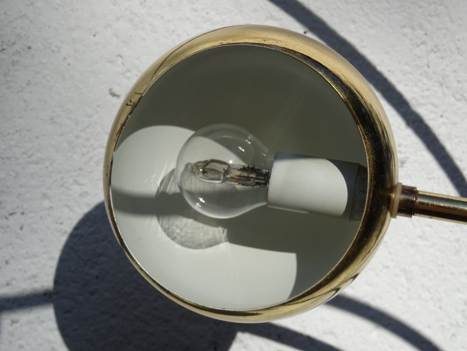 Lamppost thrush golden metal