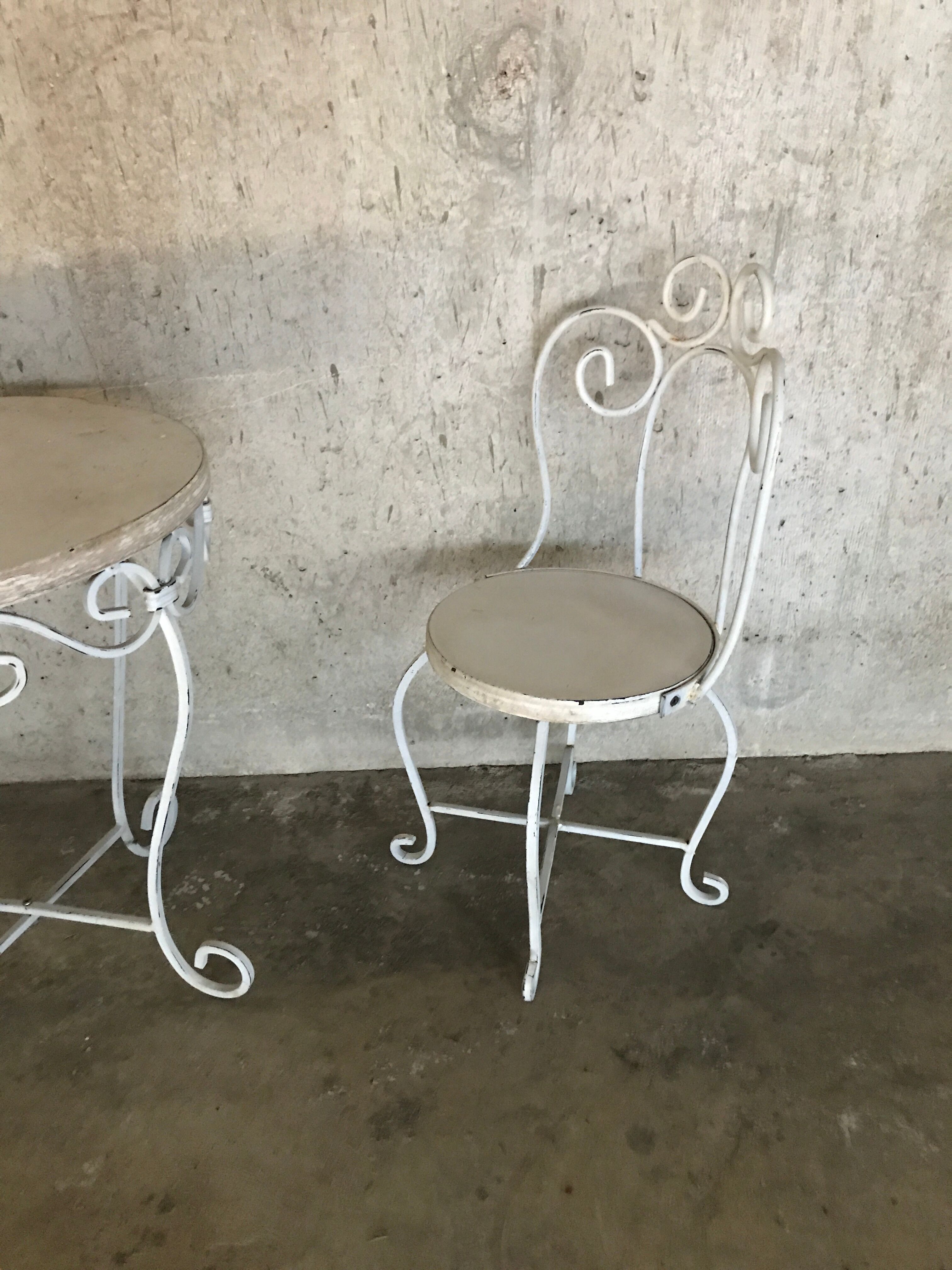 Wrought iron children's garden lounge