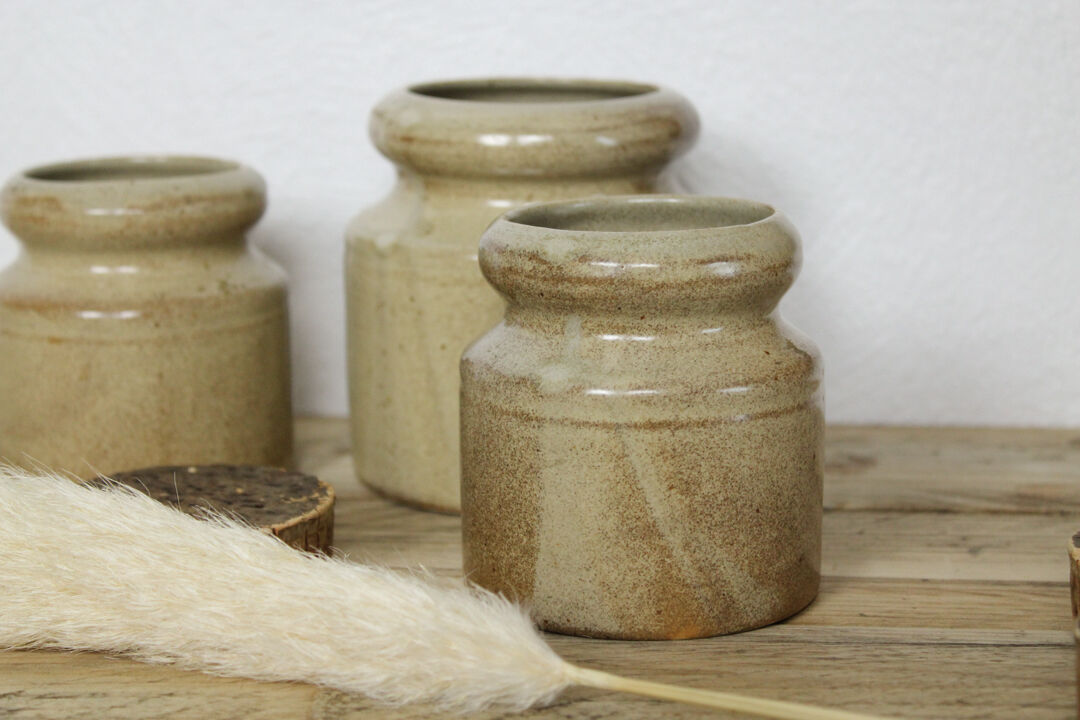 Set of 3 sandstone pots