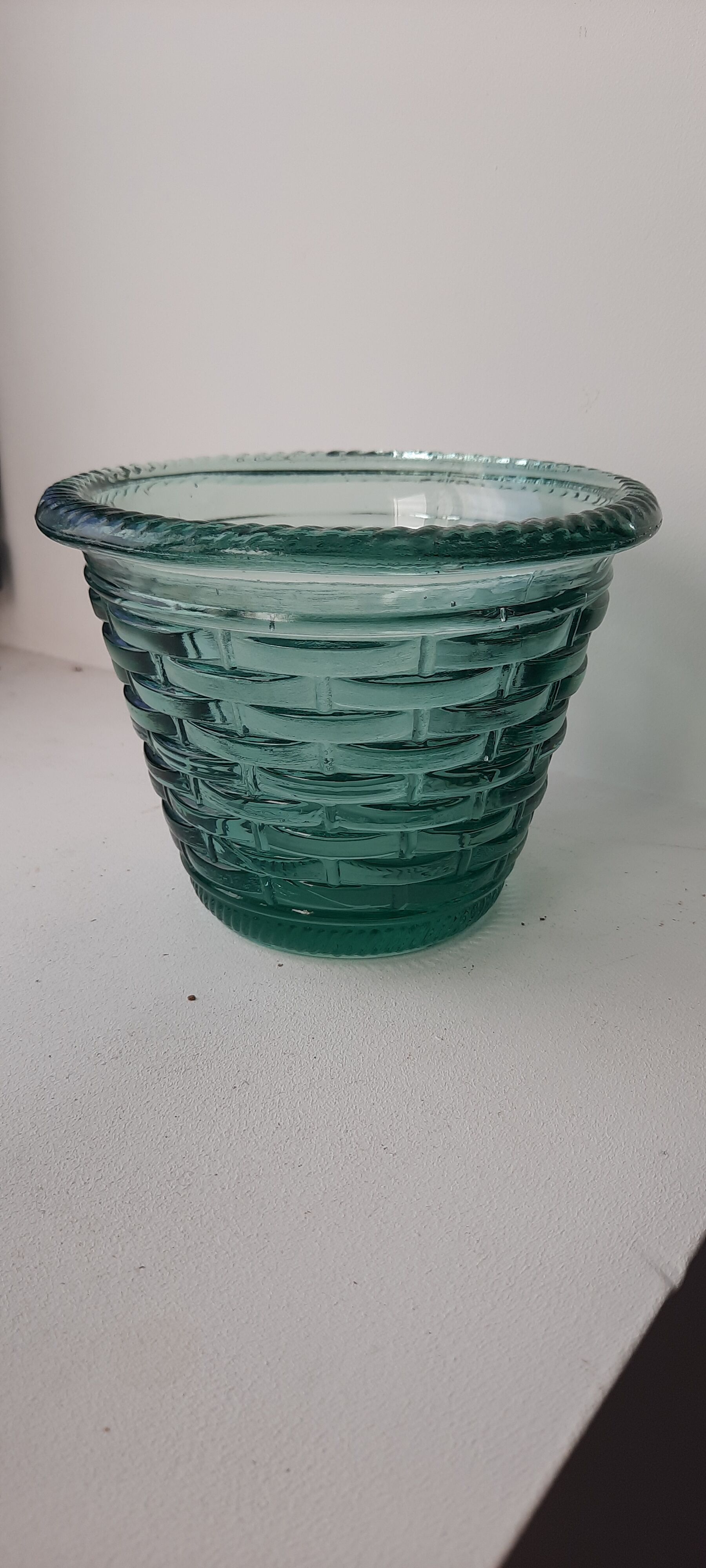 Rattan glass flower pot