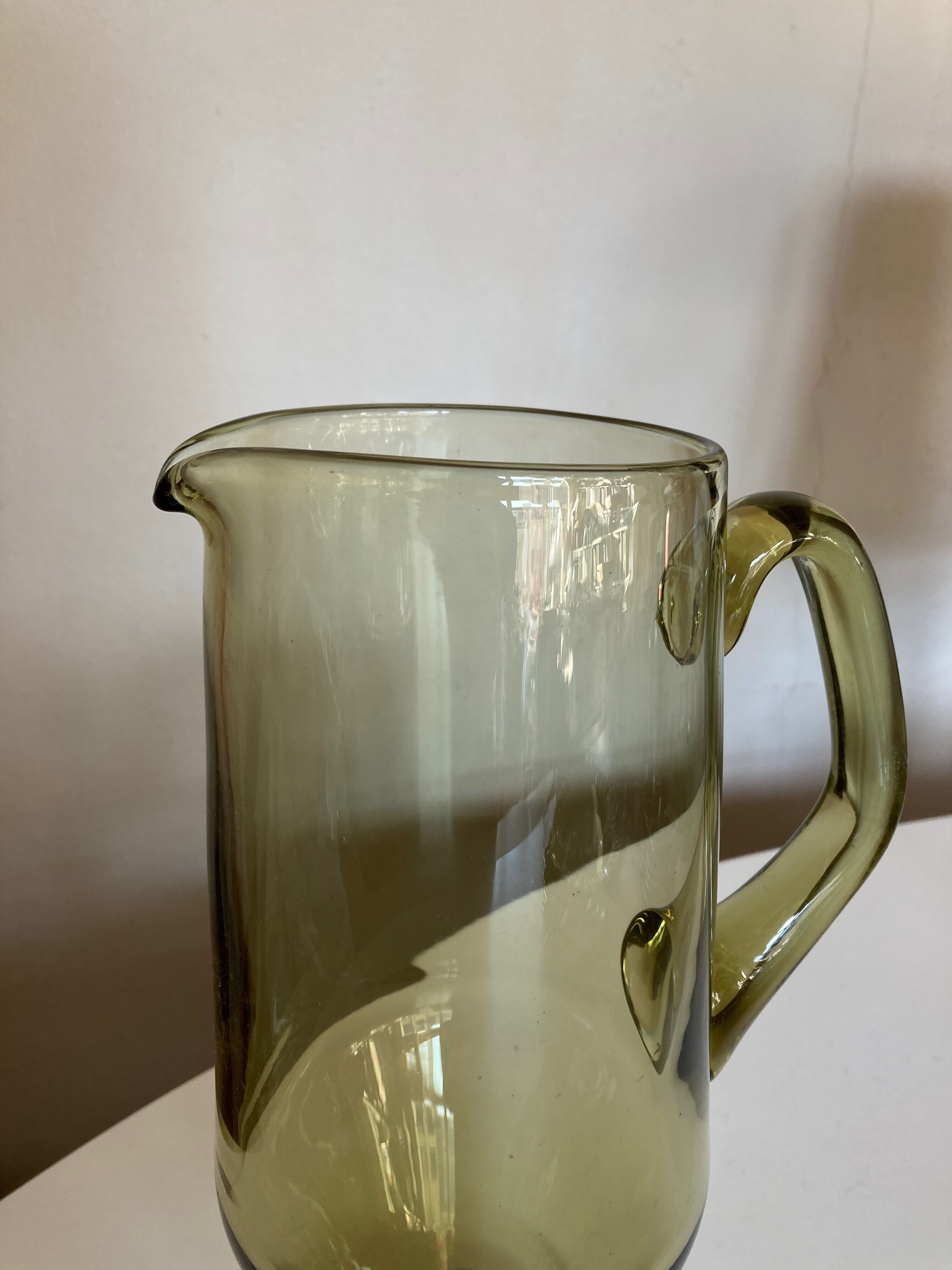 Vase in lime green blown glass modernist 1950