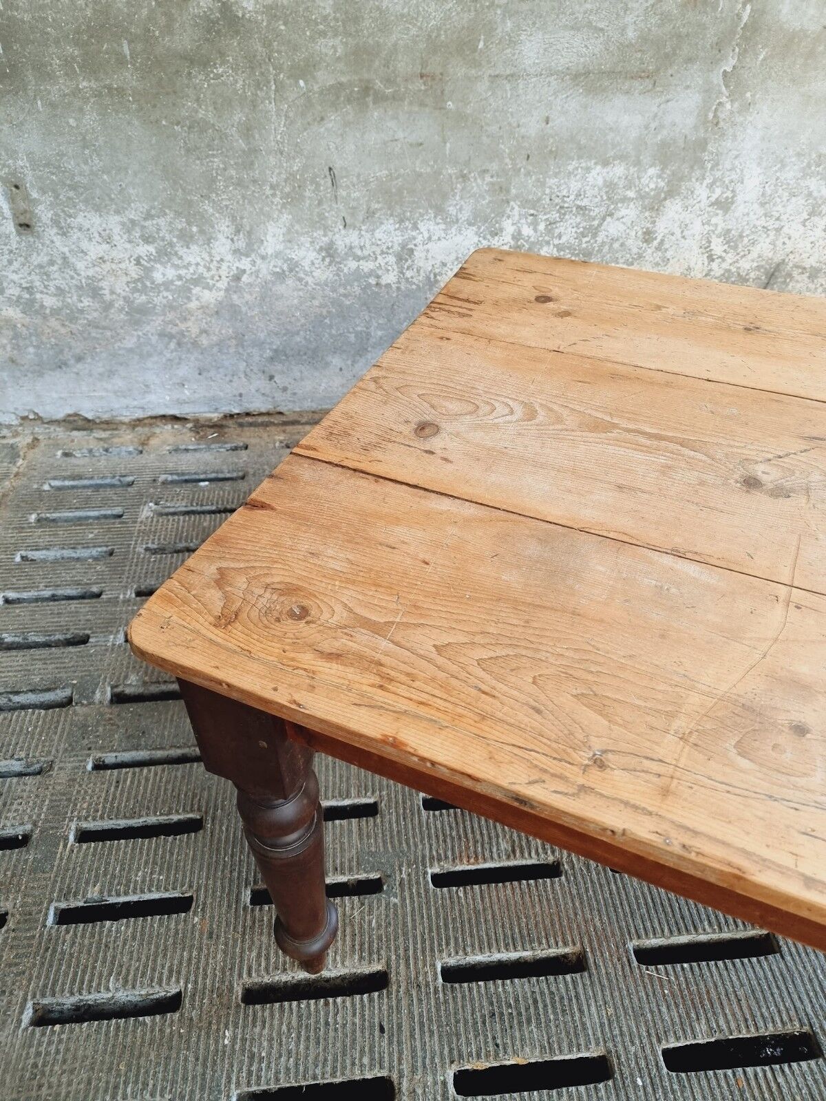 Antique dining table 92 x 154 cm