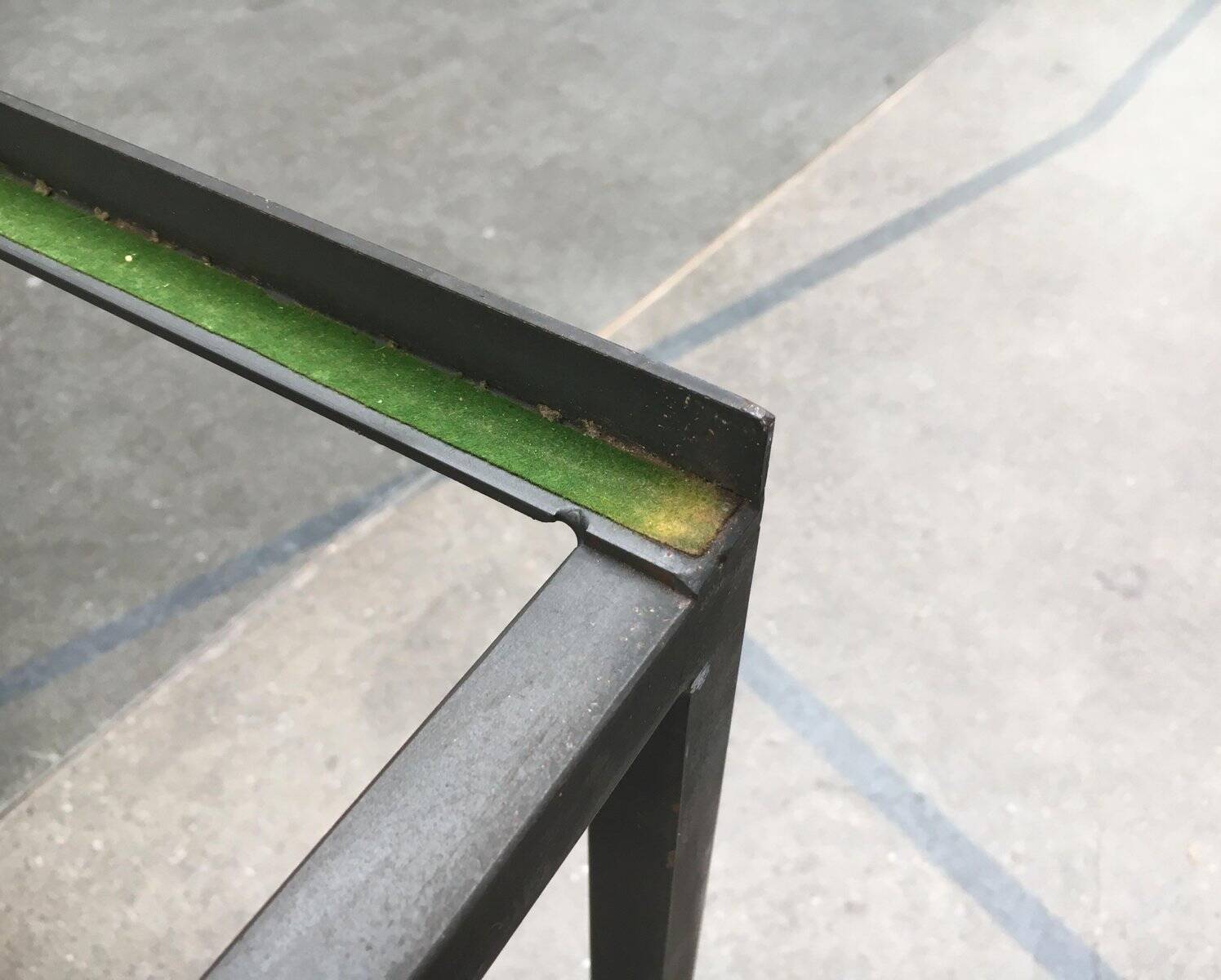 Mid-century minimalist convertible side table model T-Angle by Florence Knoll for Knoll International, 1950s.