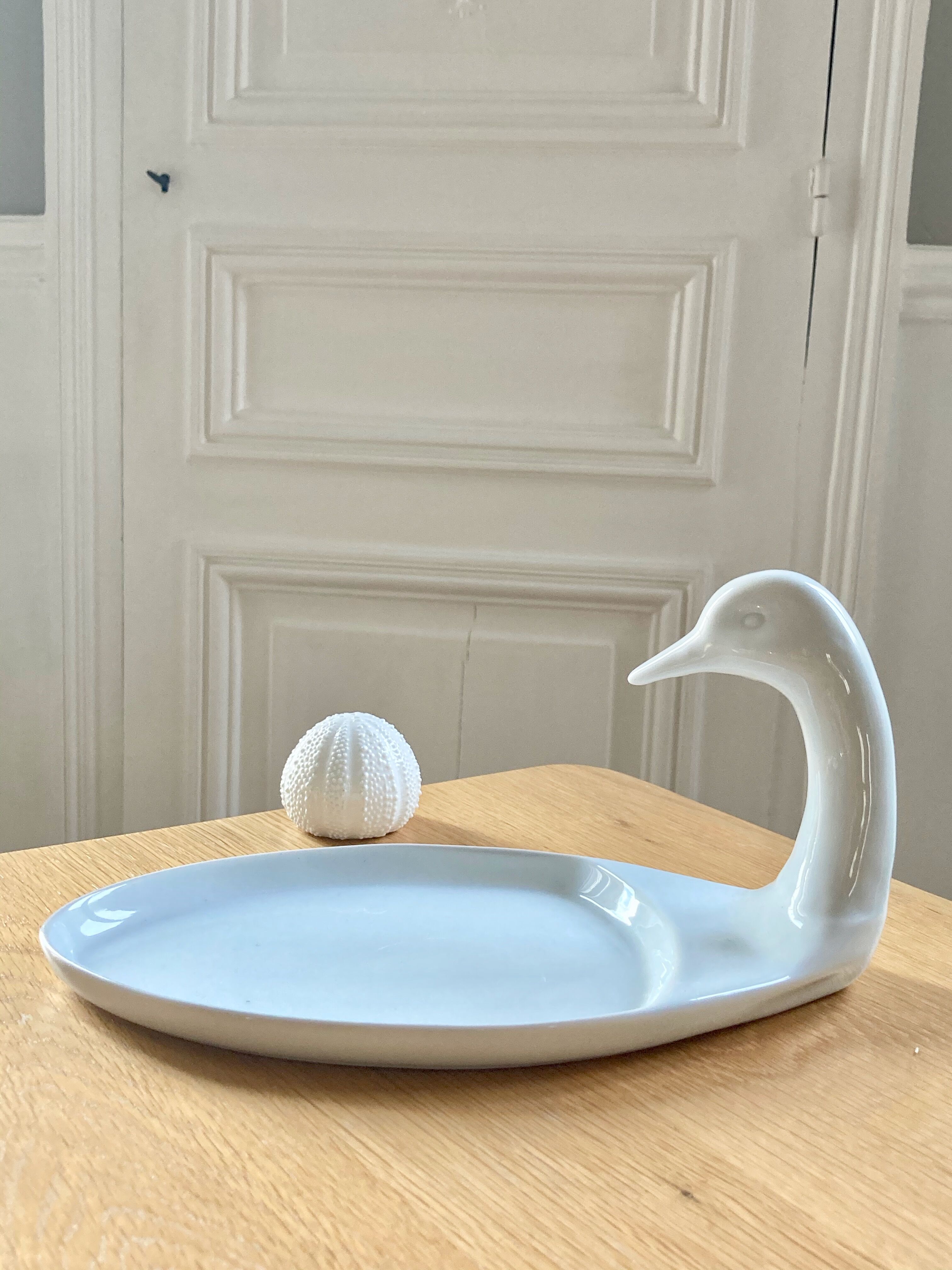 Porcelain zoomorphic duck dish