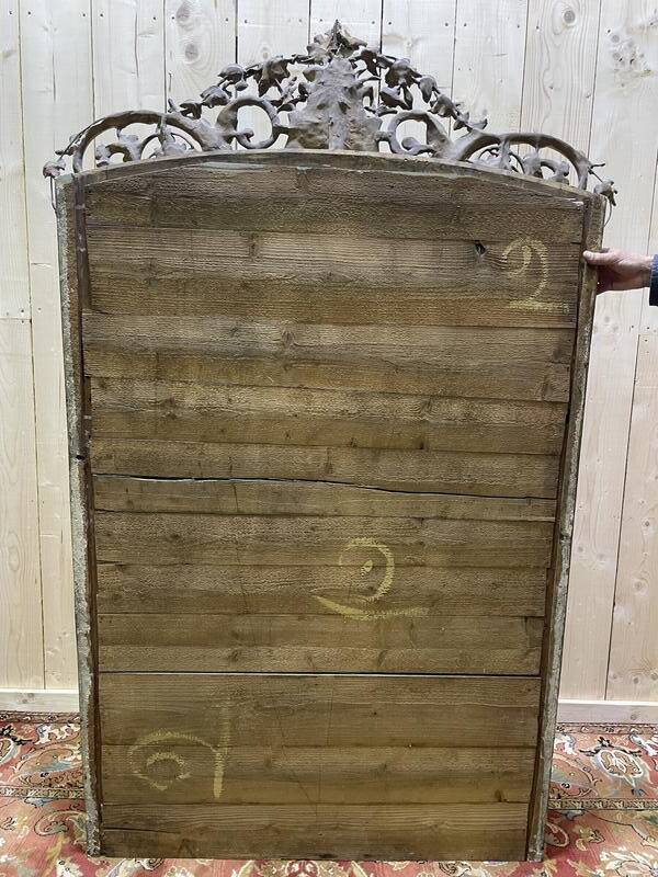 Miroir époque Napoléon III à fronton  à la feuille d'or