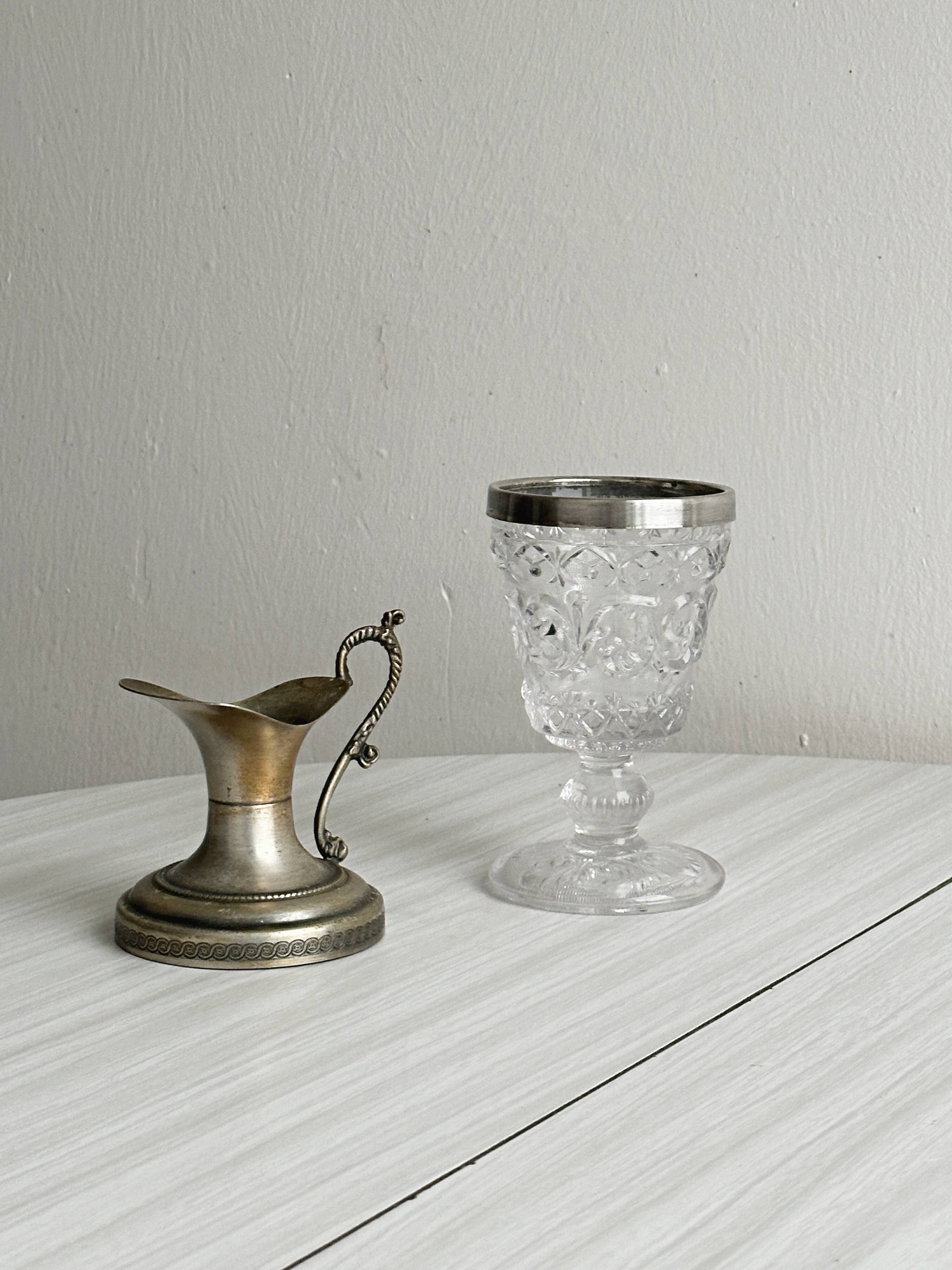 jug or large thick glass tumbler