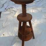 Shop stool with screw