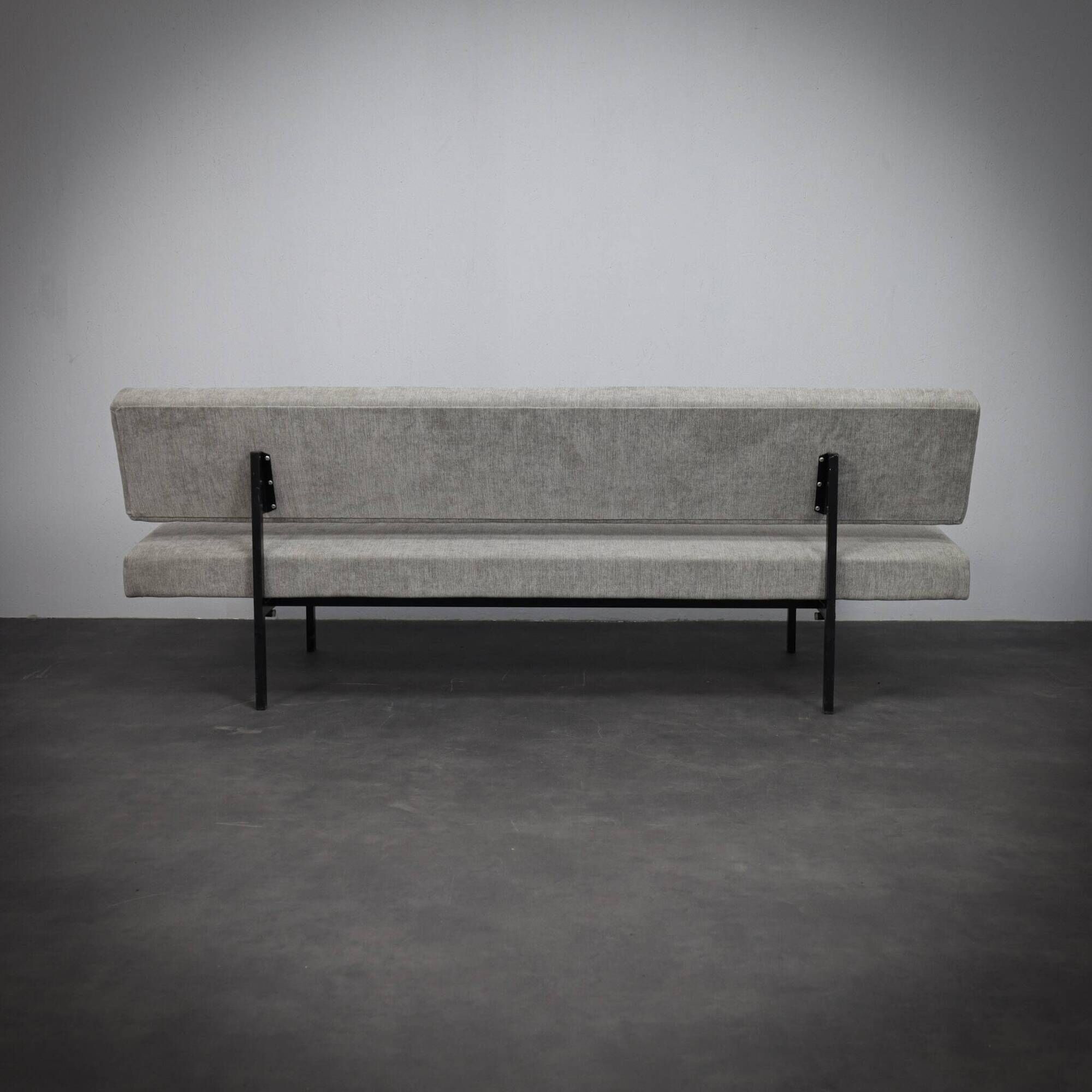Dutch minimalist sofa from the 1950s, model 540 by Gijs van der Sluis for Gispen, 1960s.