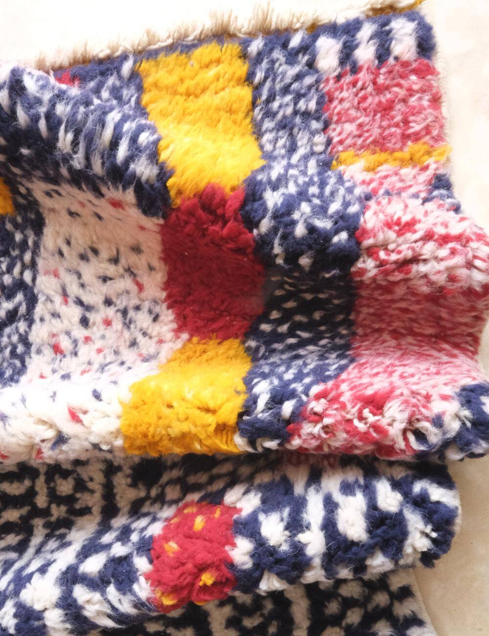 Contemporary Moroccan Rug - 249 x 160 cm