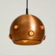 Suspension en cuivre massif des années 1960 avec des pierres en verre synthétique orange.
