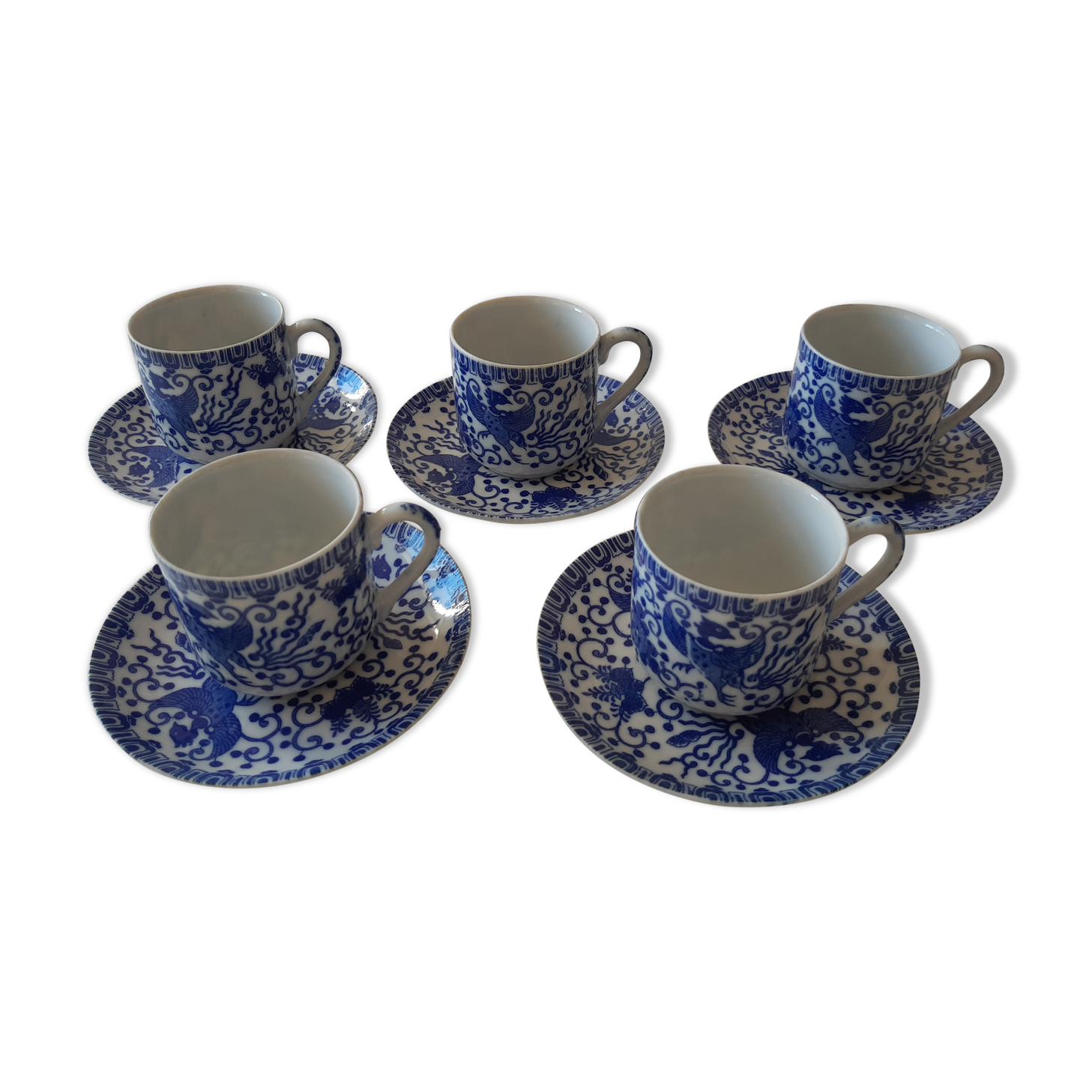 5 tea cups and fine porcelain saucers from Japan