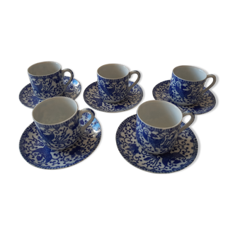 5 tea cups and fine porcelain saucers from Japan