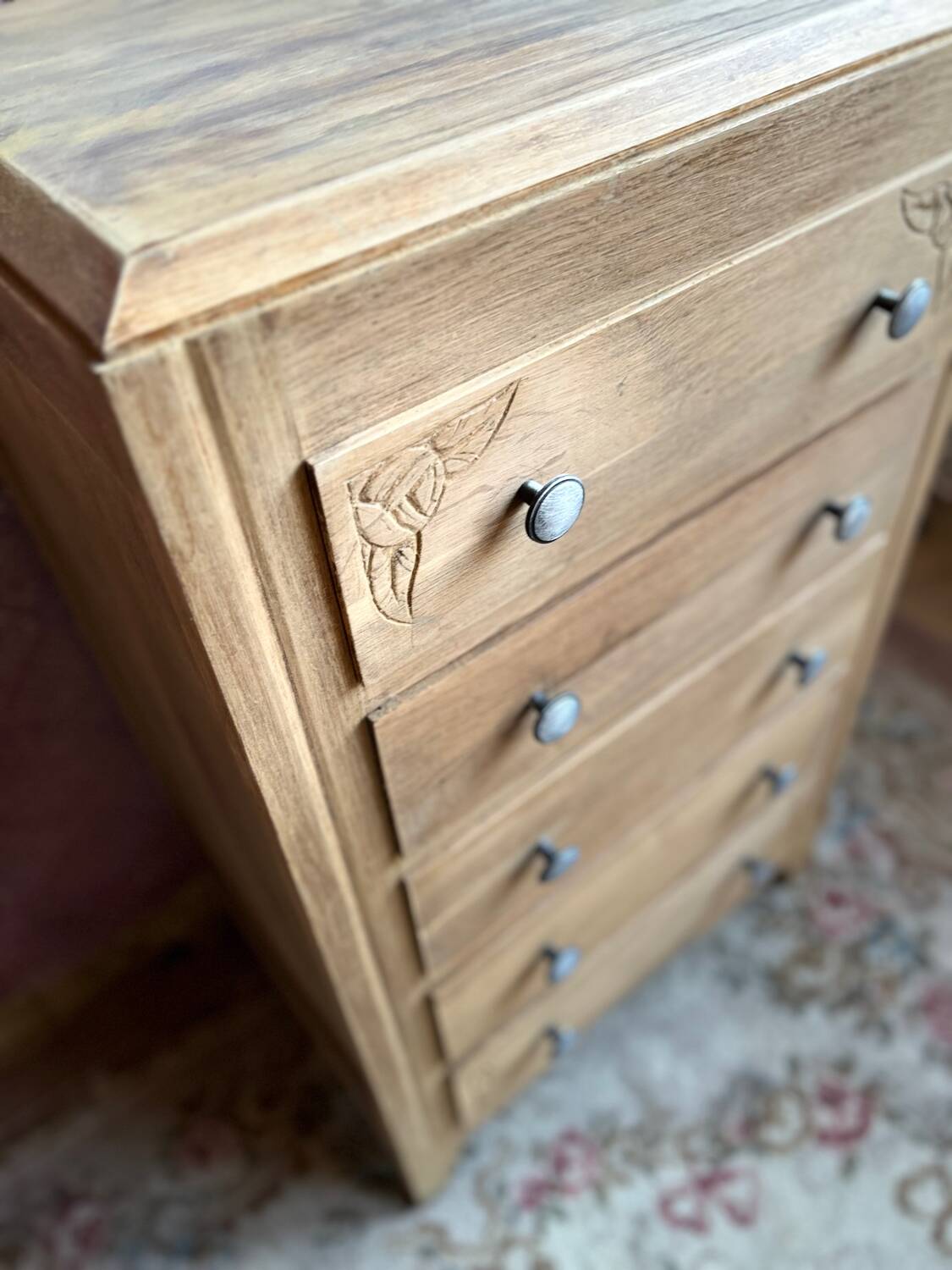 Art Deco oak chest of drawers.