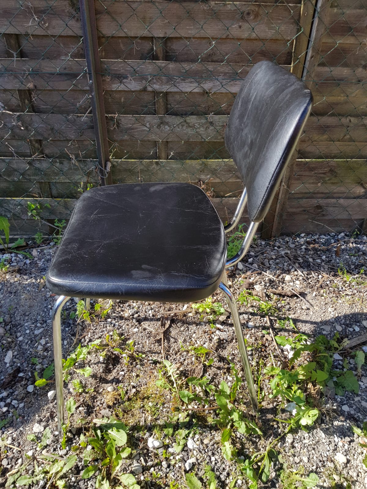 Chromé metal chair - seated - black skaï file vintage 70s