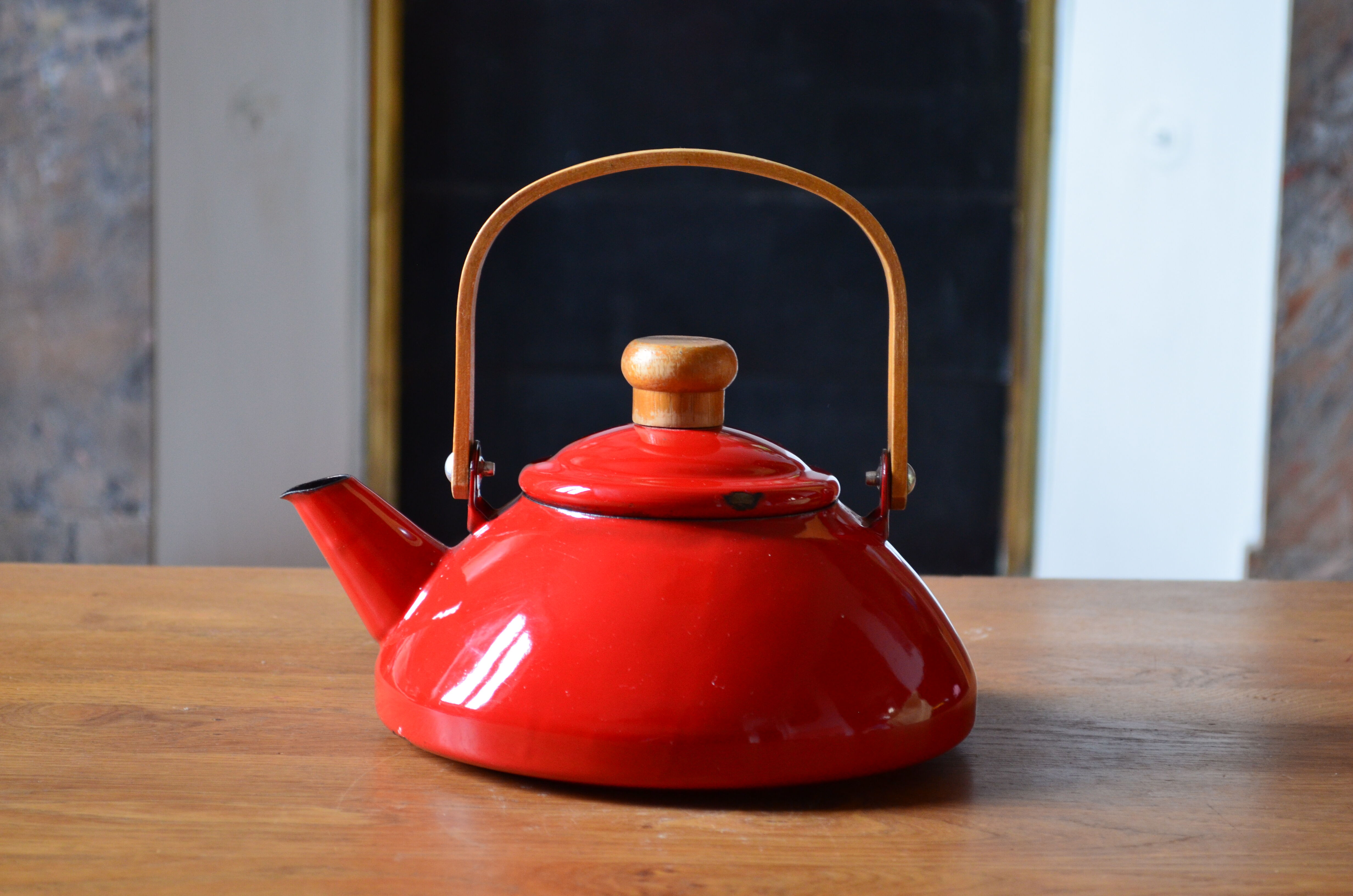 Enamelled kettle from the 80s