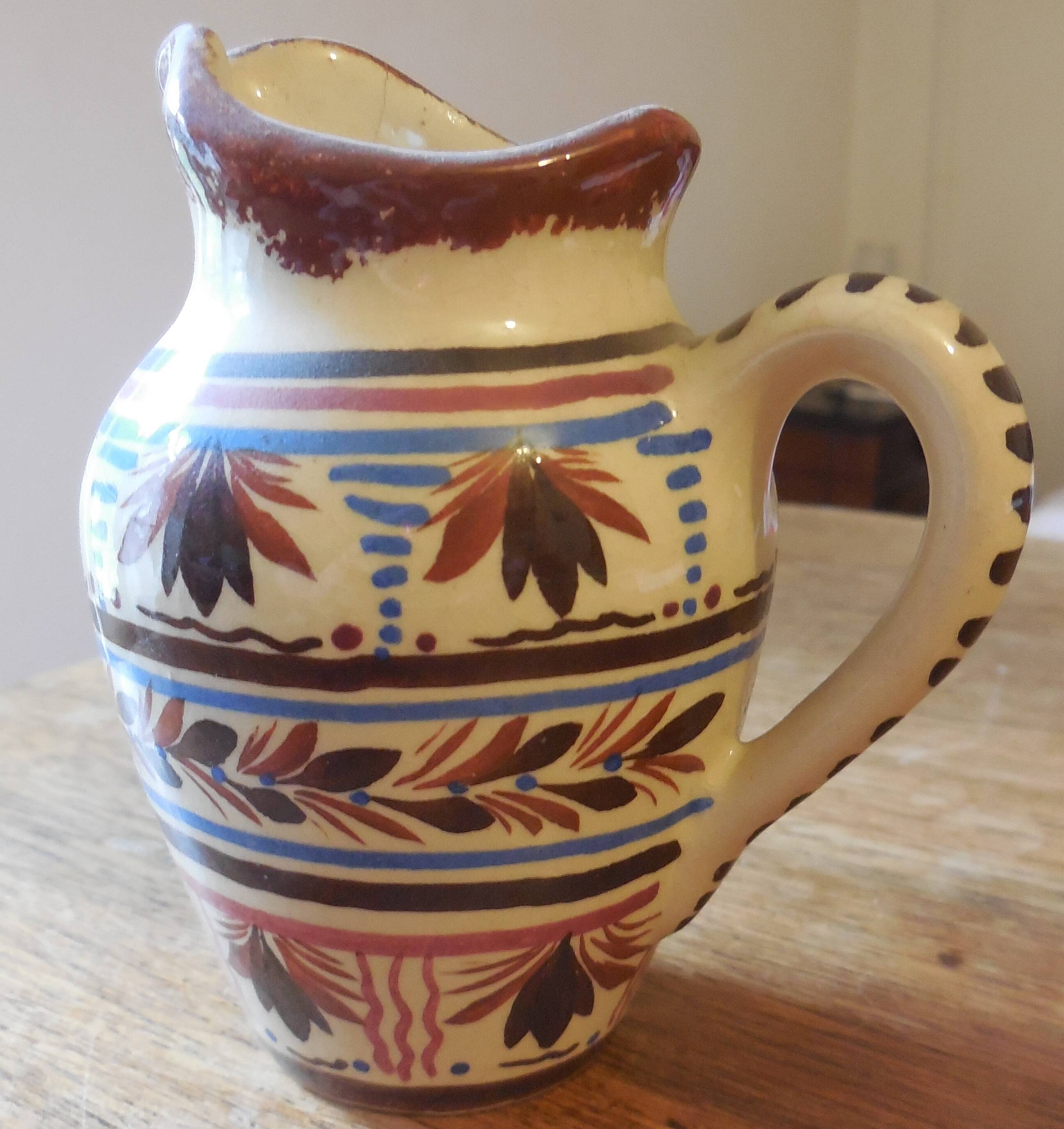 Petit pot à lait ancien en céramique de Quimper