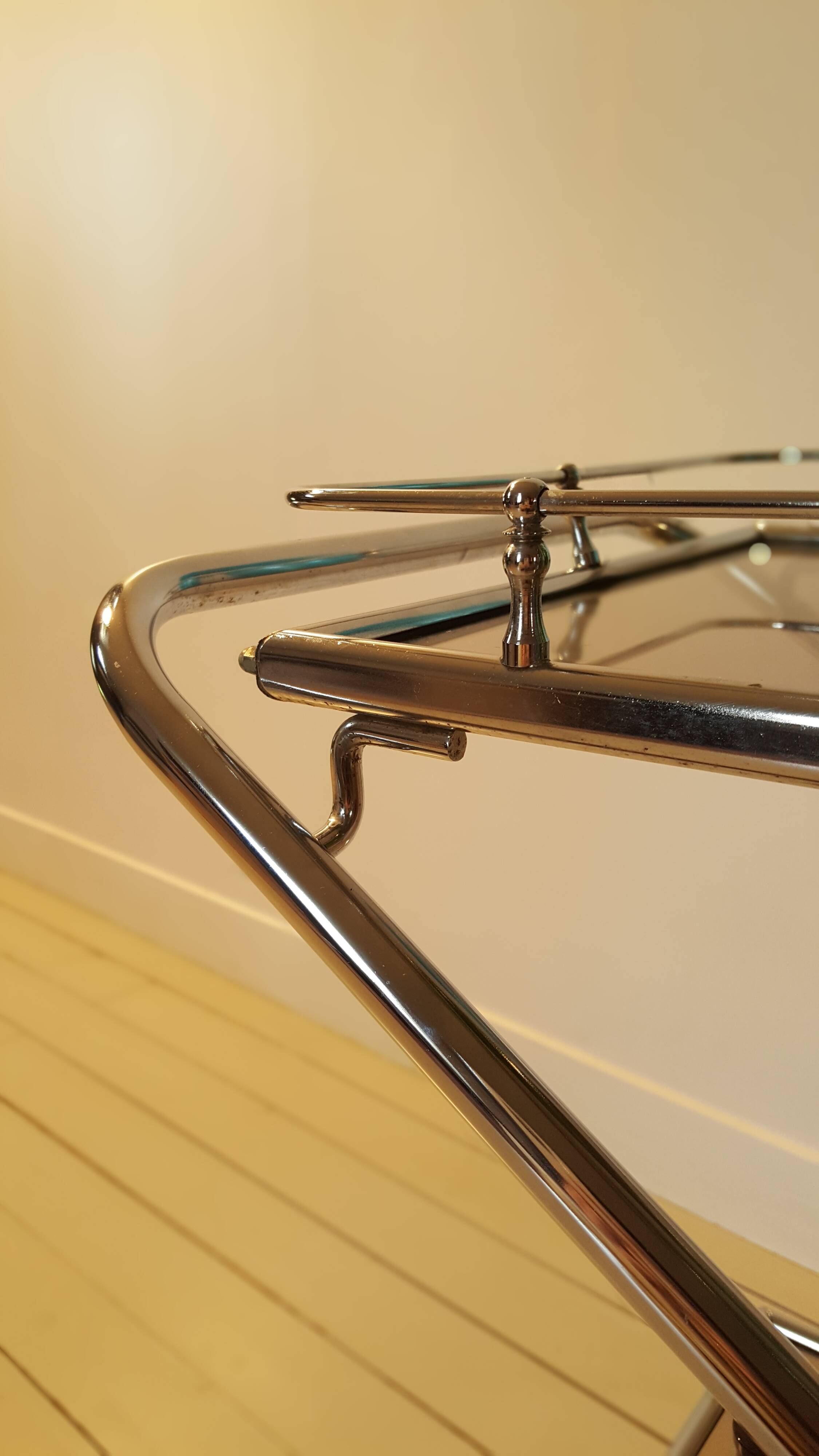 Vintage dessert with foldable wheels