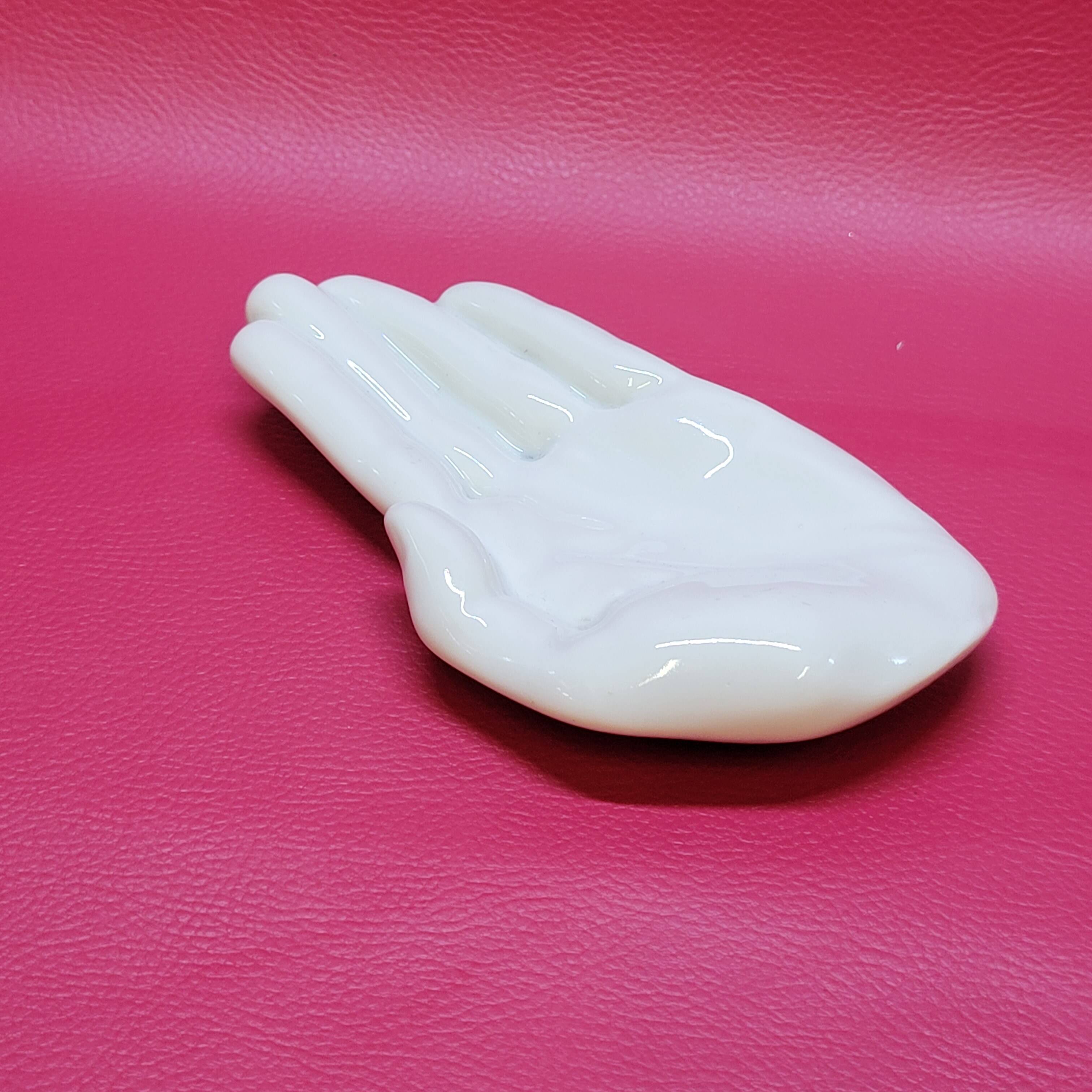 Empty White Porcelain Pocket in the Shape of a Vintage Hand