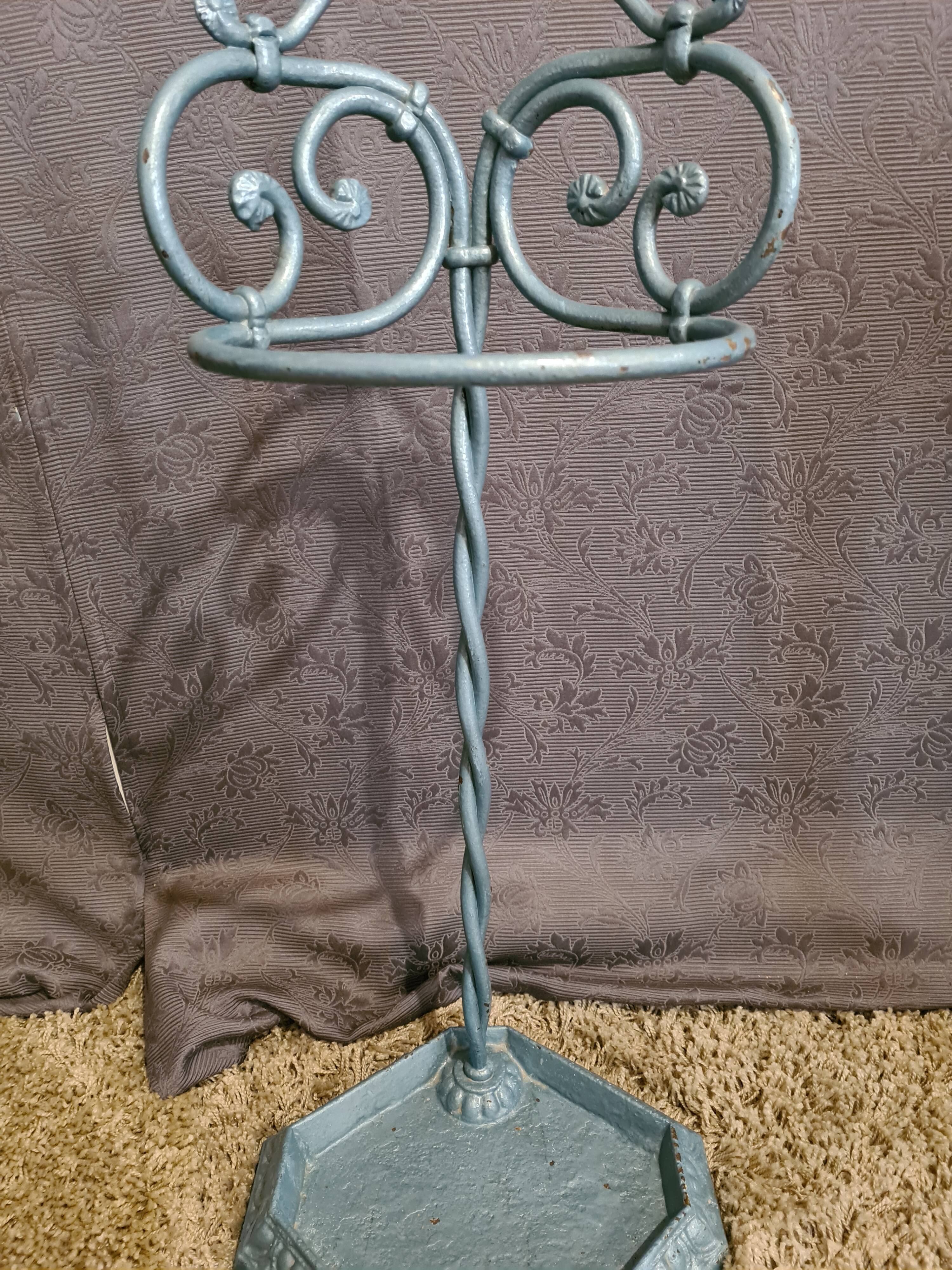 Cast iron umbrella stand