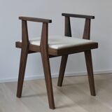 Chaise dessinée par Martin Gillis Studio