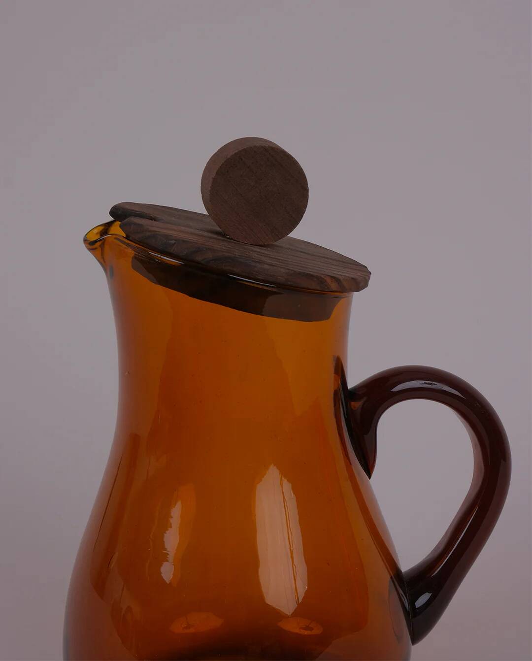 Pichet en verre ambré
