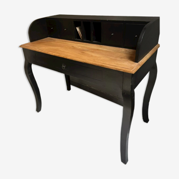 Black stepped wooden desk