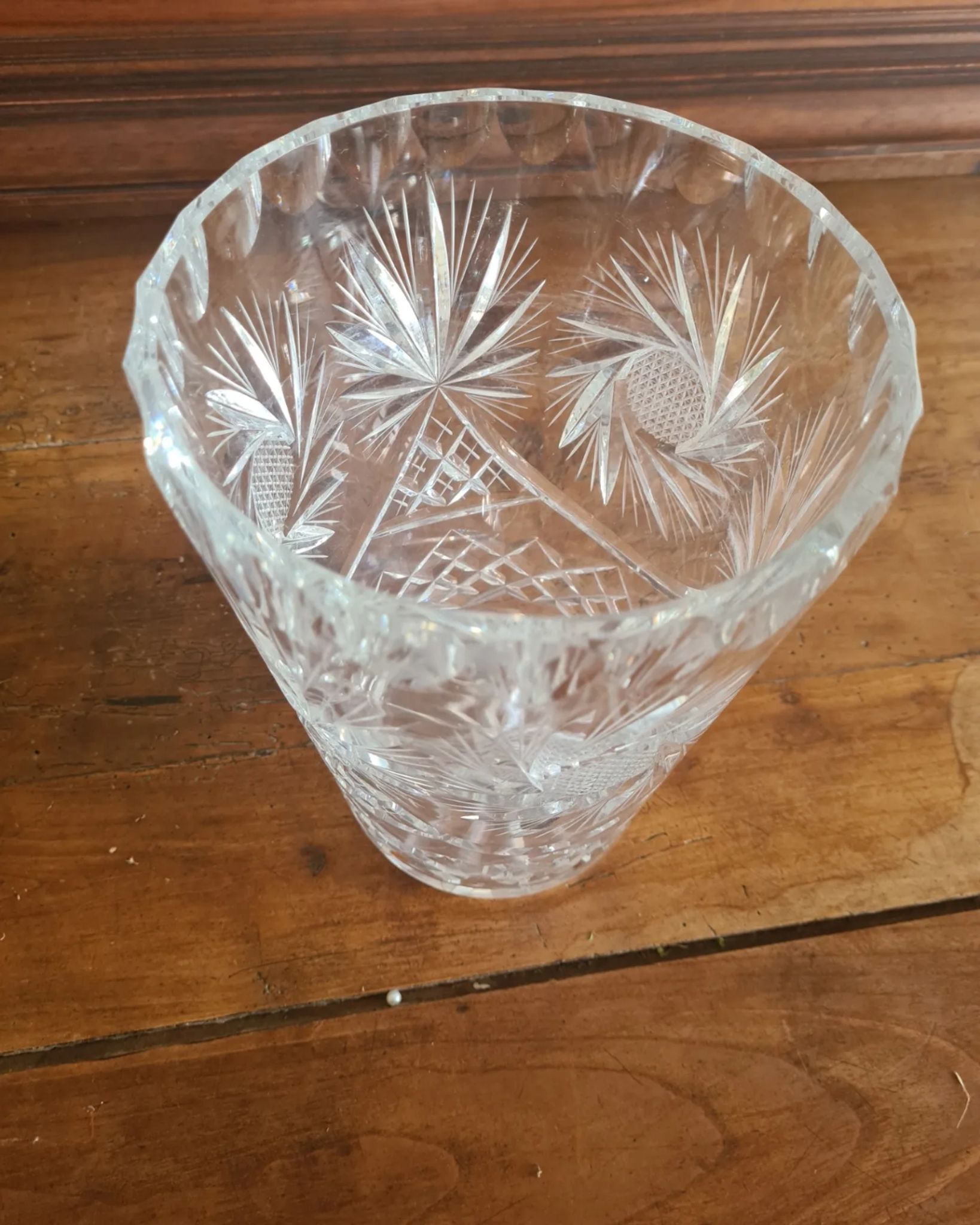 Vase en cristal taillé style Saint-Louis