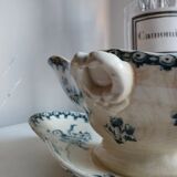 Large sauceboat on ironstone base Gien "Thistles"