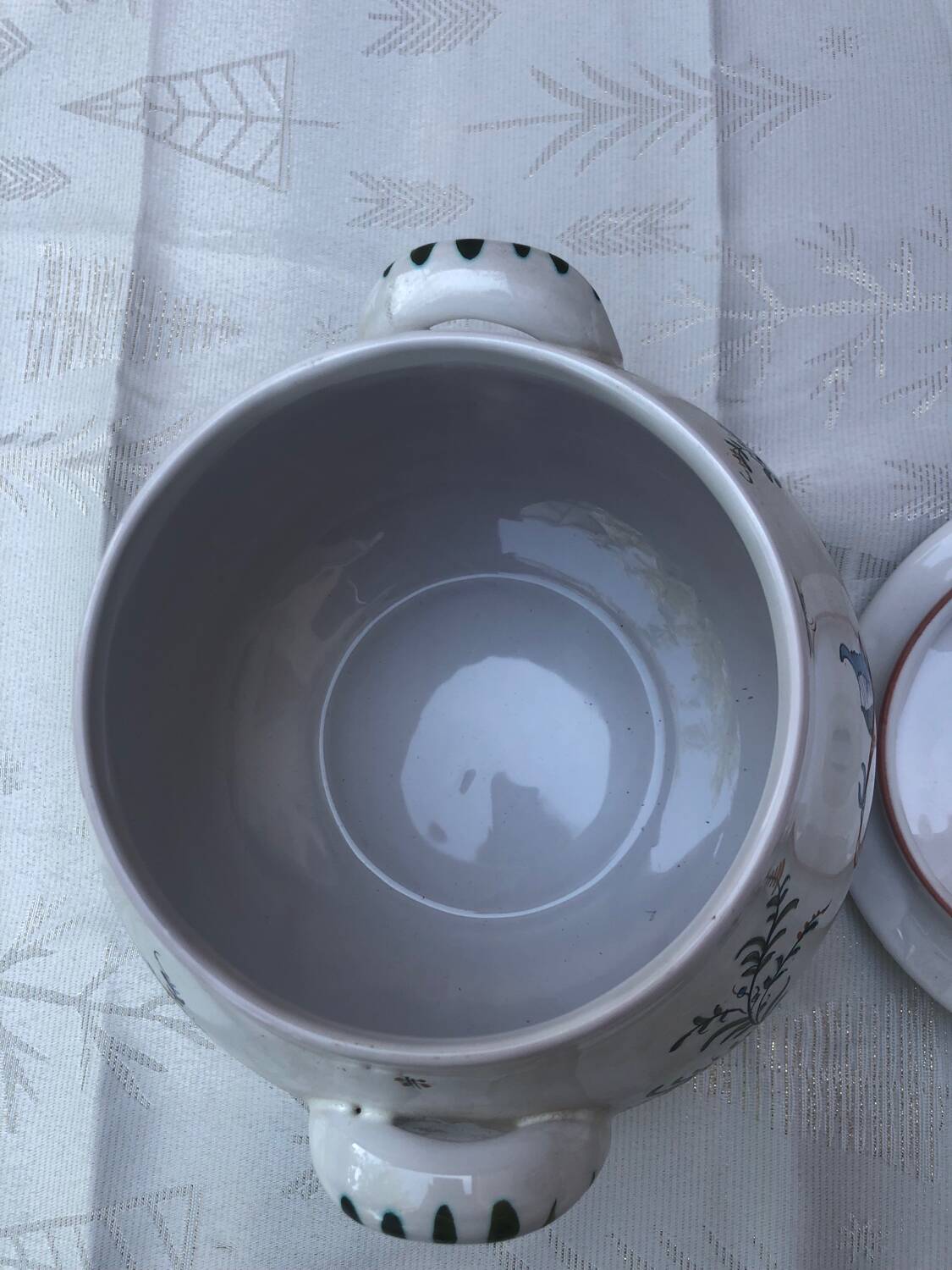 Vegetable dish or soup tureen in Moustiers earthenware signed LALLIER