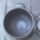 Vegetable dish or soup tureen in Moustiers earthenware signed LALLIER