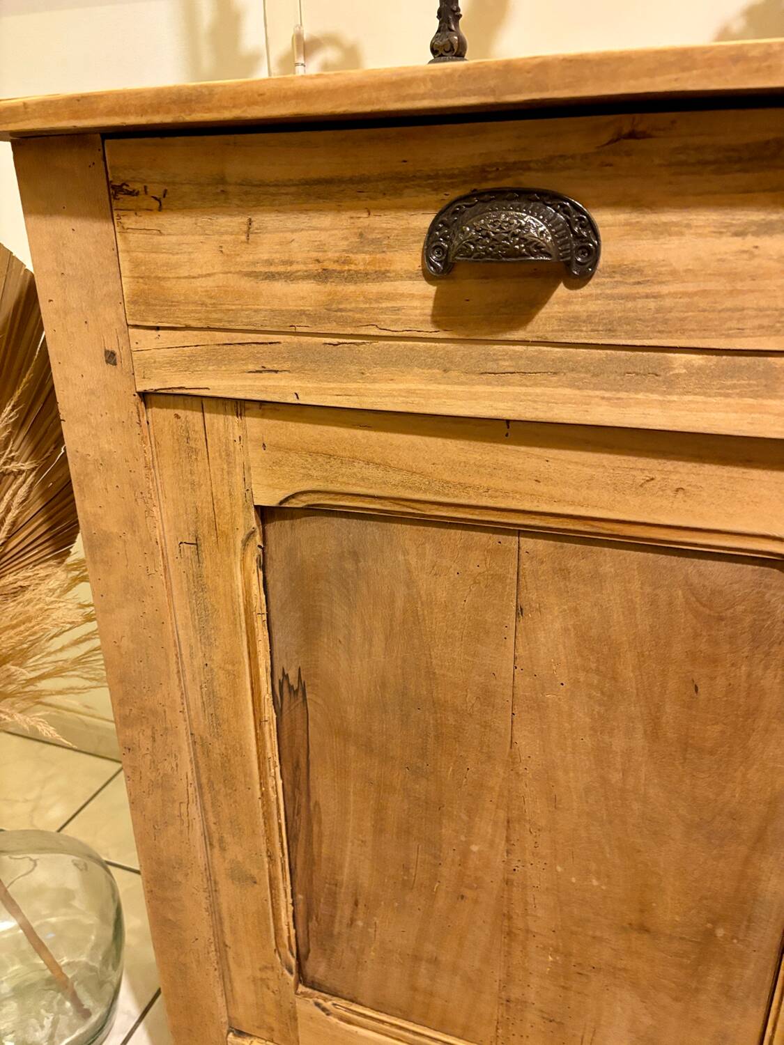 Parisian buffet in raw wood