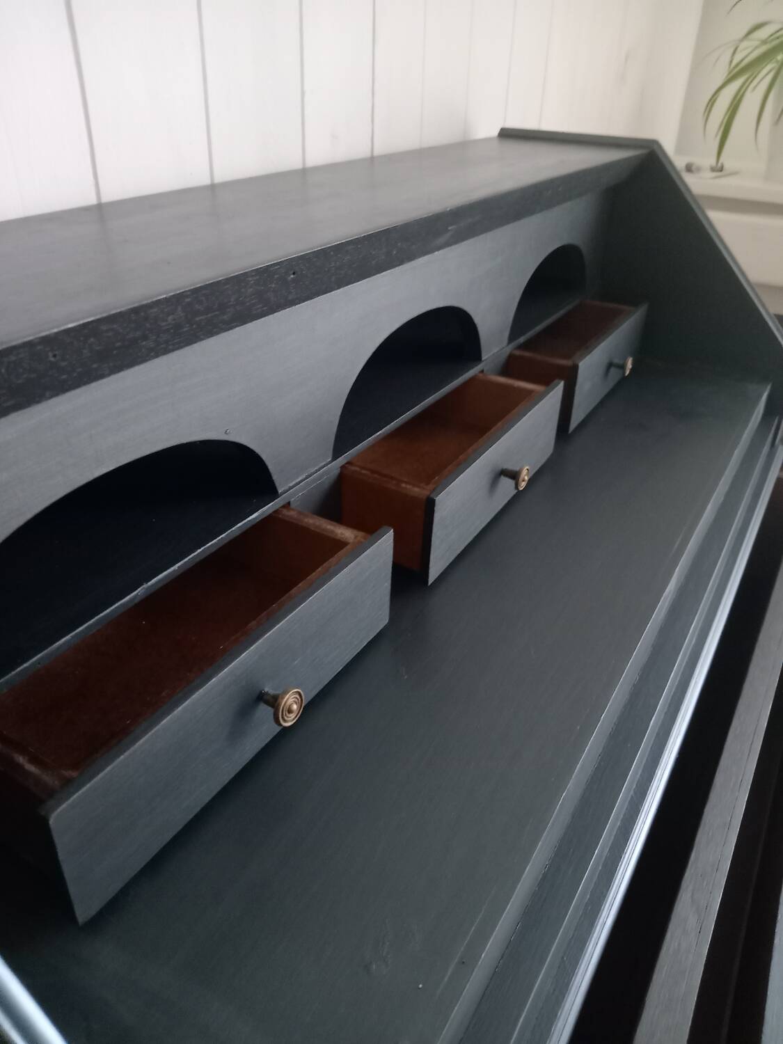 Scriban chest of drawers