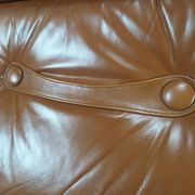 Canapé cuir fauve scandinave