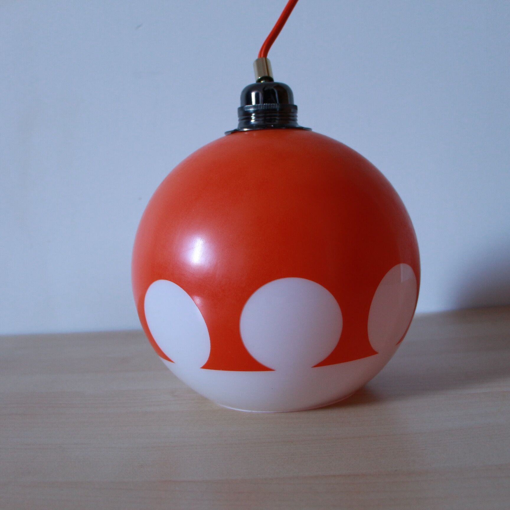 Seventies ball suspension