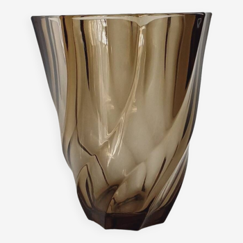 Twisted glass vase