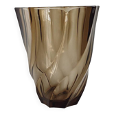 Vase en verre torsadé
