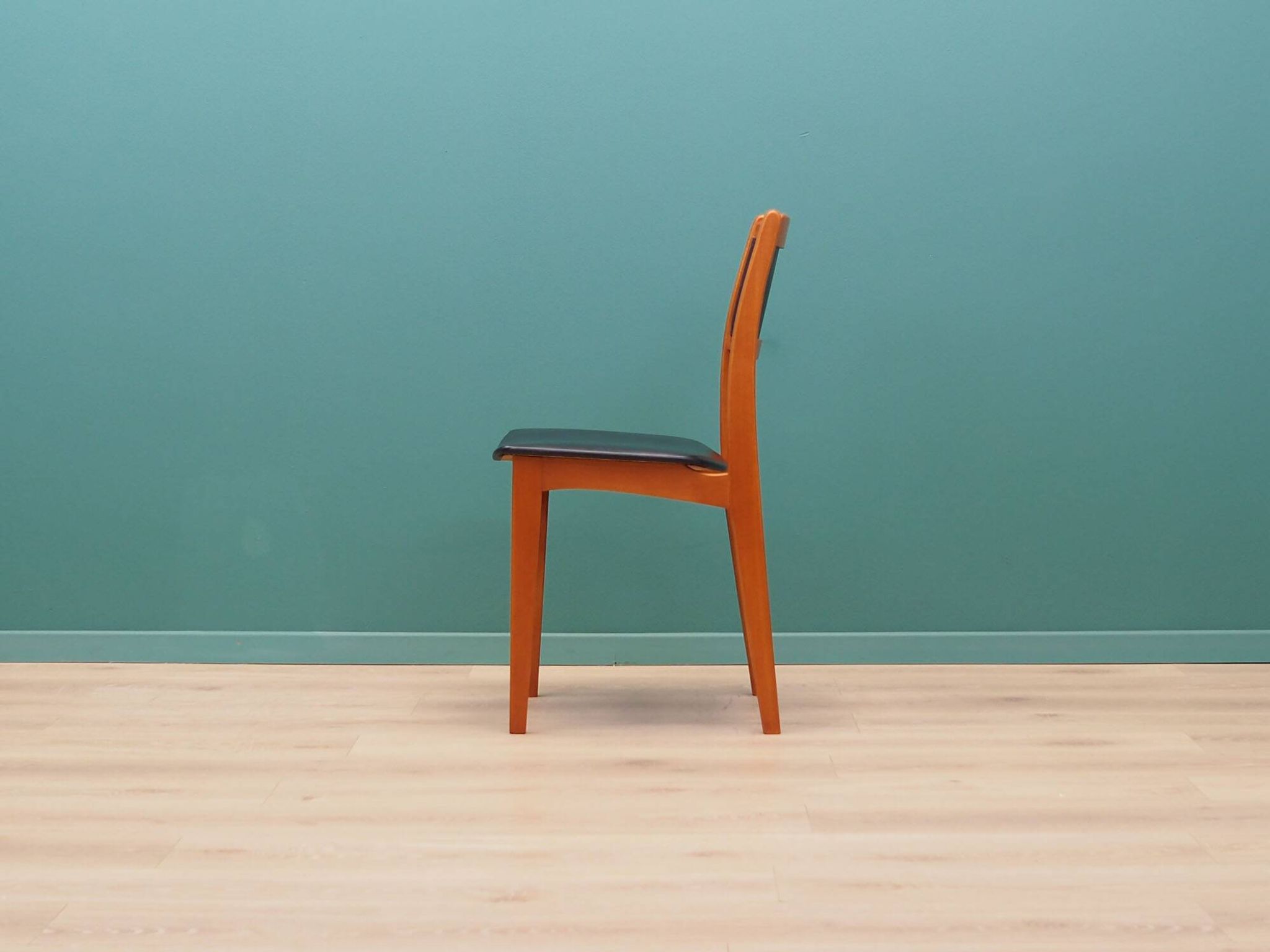 Ensemble de quatre chaises en hêtre, design danois, années 1970, production : Danemark
